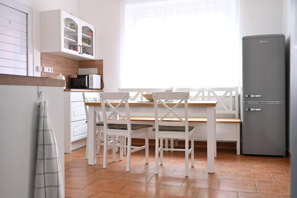 Rodinny Apartman U Broumovskeho Namesti Buitenkant foto